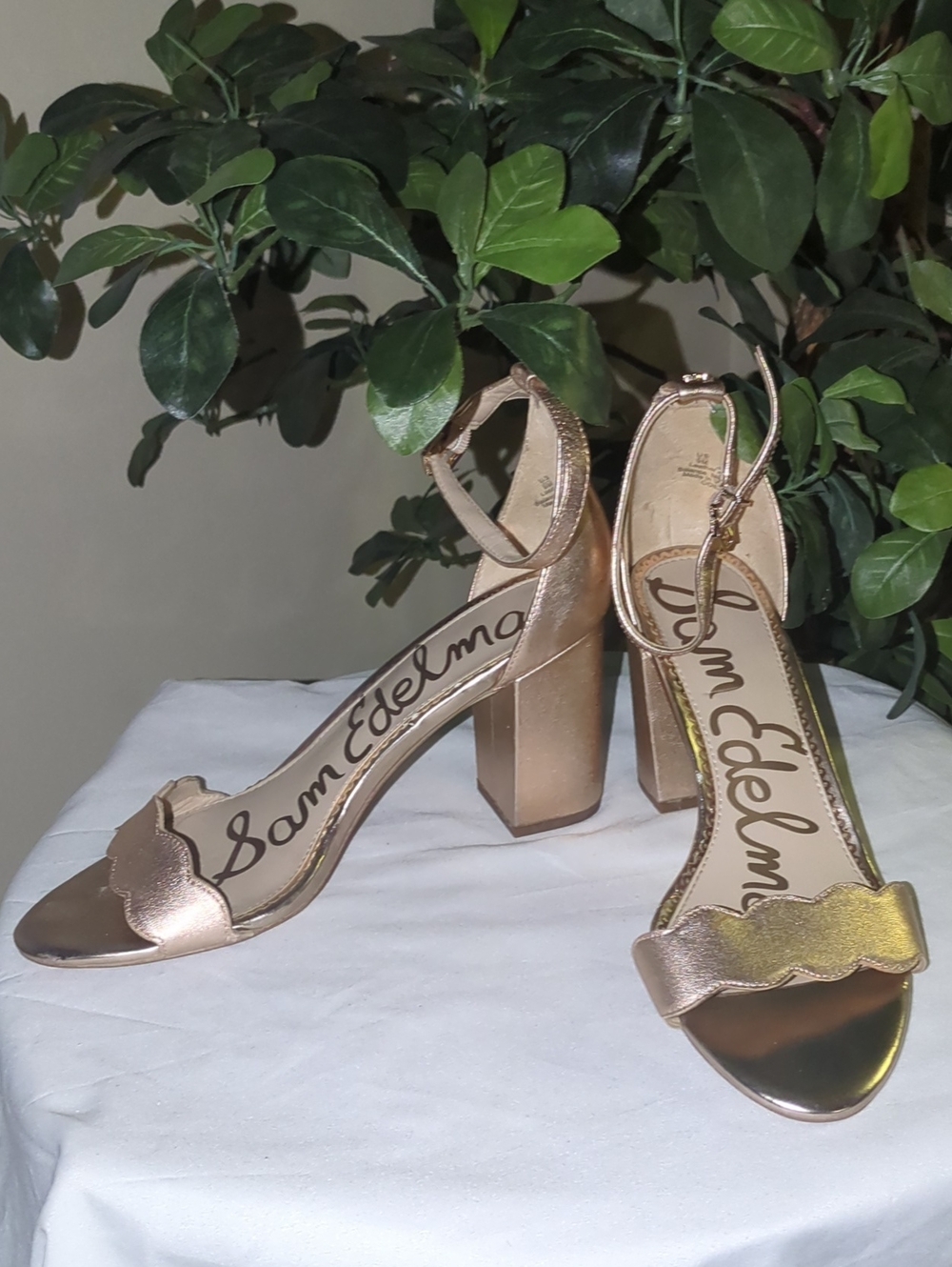 💥SALE💥Sam Edelman Odila Rose Gold Scalloped Ankle-Strap Block Heels Sandals